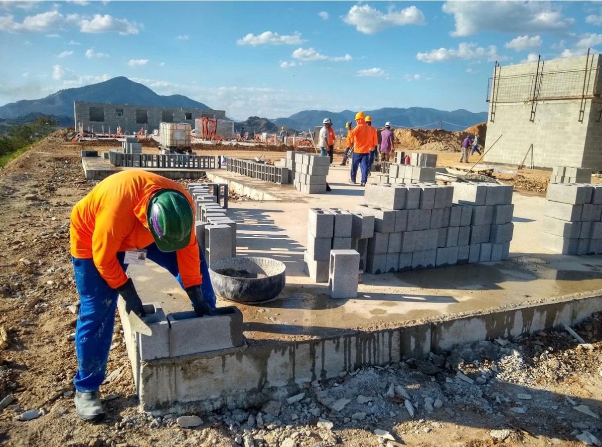 Equipe Trinity3 em controle de obra